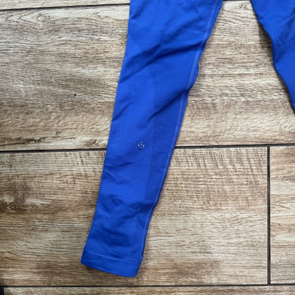 Lululemon Zone In Tight Size 4 Sapphire Blue Full length Leggings - Picture 7 of 16